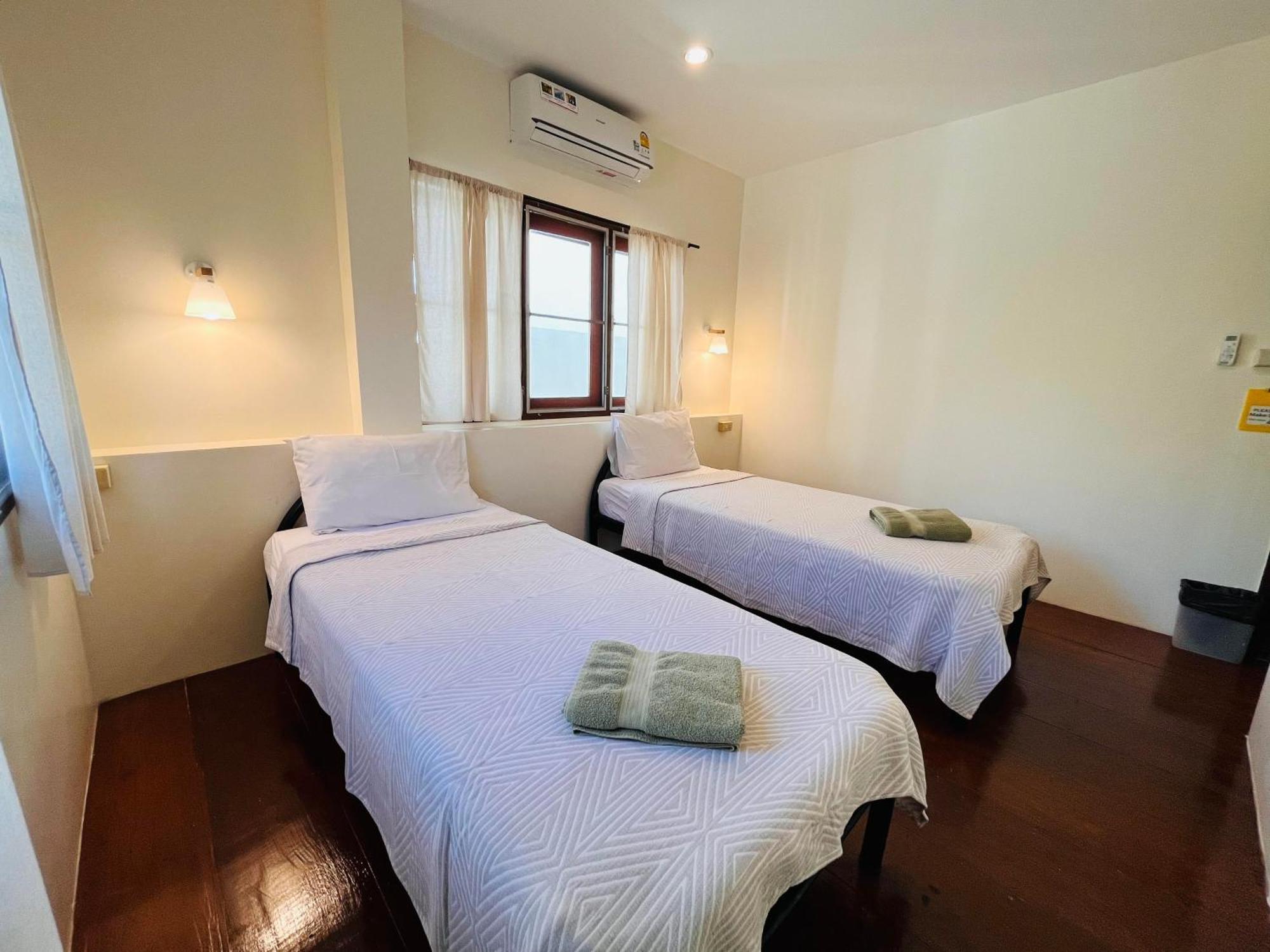 Number 4 Old Town Hostel Τσιάνγκ Μάι Εξωτερικό φωτογραφία