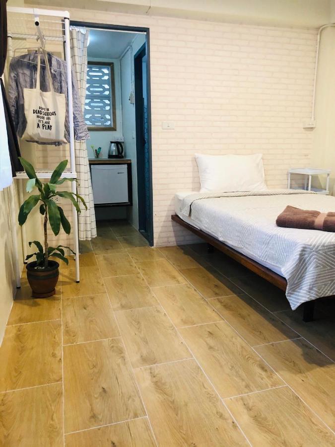 Number 4 Old Town Hostel Τσιάνγκ Μάι Εξωτερικό φωτογραφία